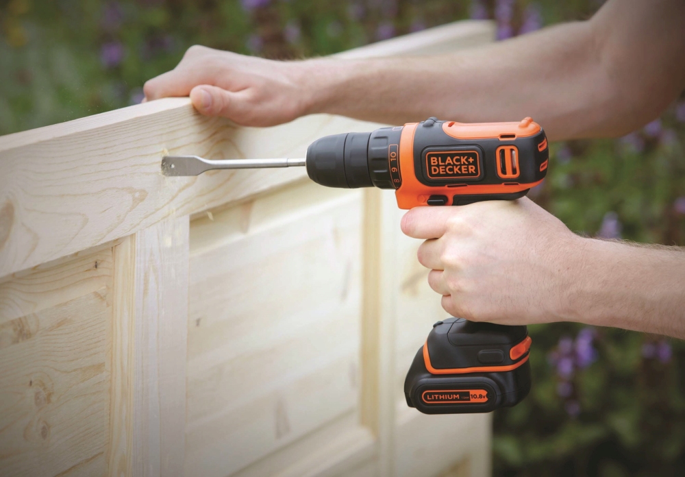 AKU VRTALNIK/VIJAČNIK 10,8 V 1,5 Ah.2XBAT+KOVČEK+HITRI POLNILEC. Black & Decker BDCDD12K1B - slika 2