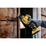 KOMPAKTNA SABLJASTA ŽAGA  2 x 2Ah 12V XR Li-Ion Dewalt DCS312D2